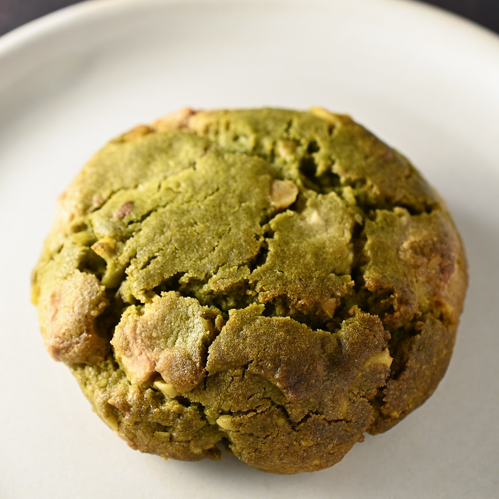 抹茶とホワイトチョコチャンククッキー