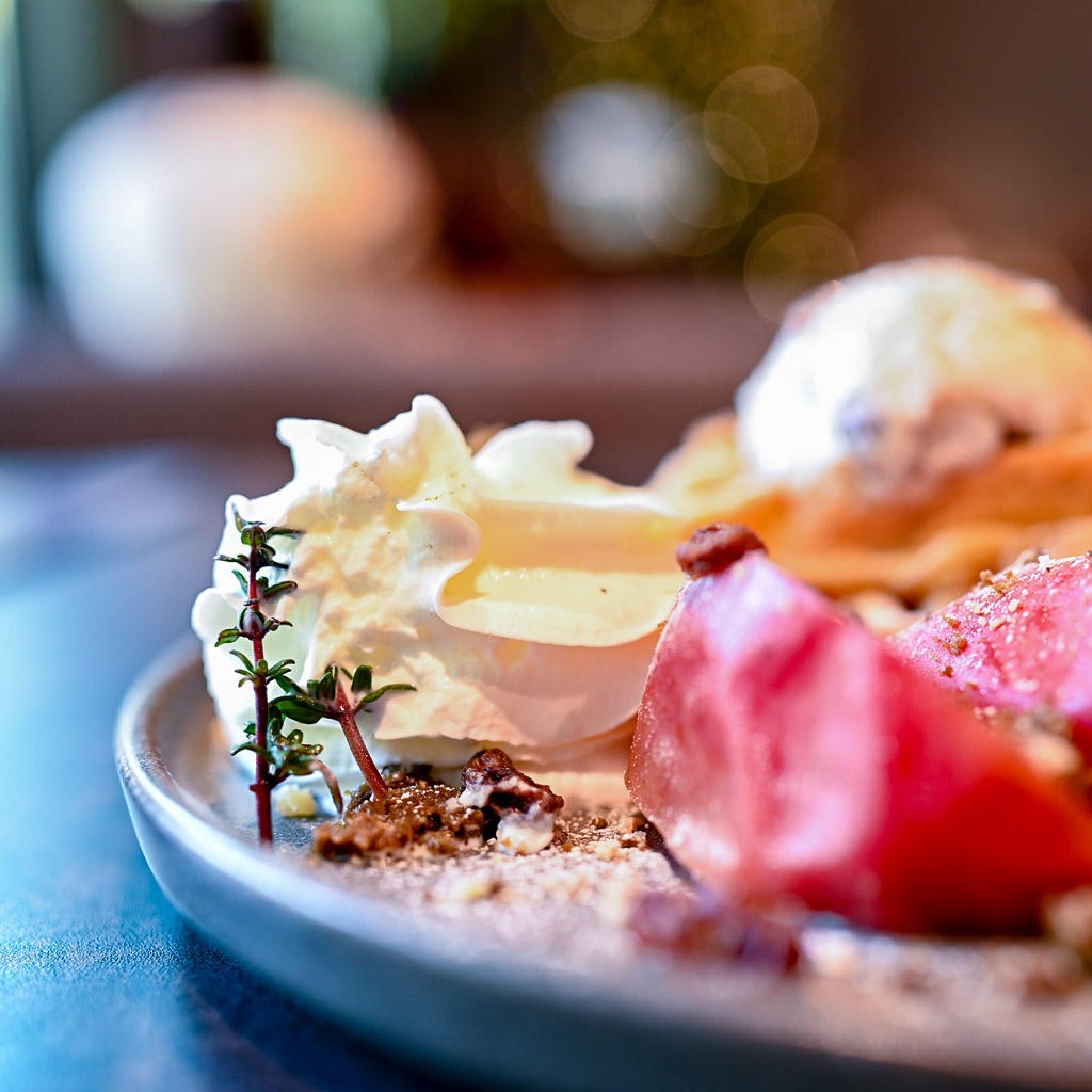 焼きリンゴとラムレーズンのワッフルプレート @ Tripot Cafe the PARK Tsurumai